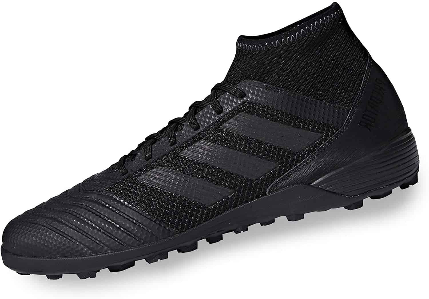 ดีที่สุดสำหรับฟุตบอลในร่ม: Adidas Predator Tango 18.3